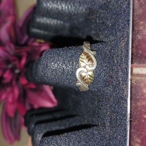 12k Black Hills Gold S.S. Leaf Band Floral Ring